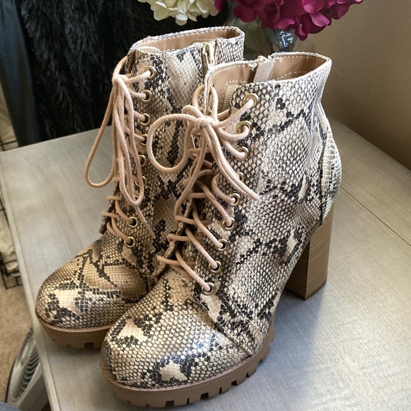 Soda Shoes - Snakeskin heeled booties